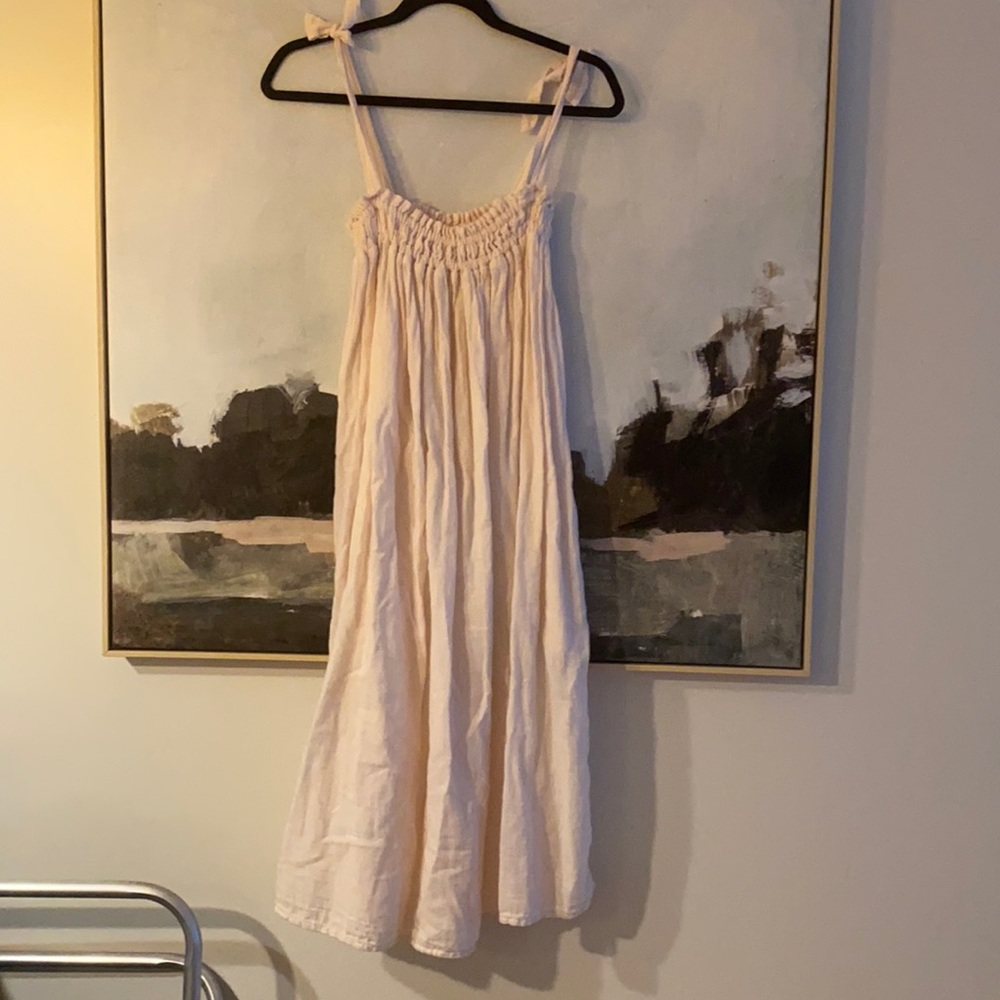 Light pink airy and breezy maxi dress. Size small.